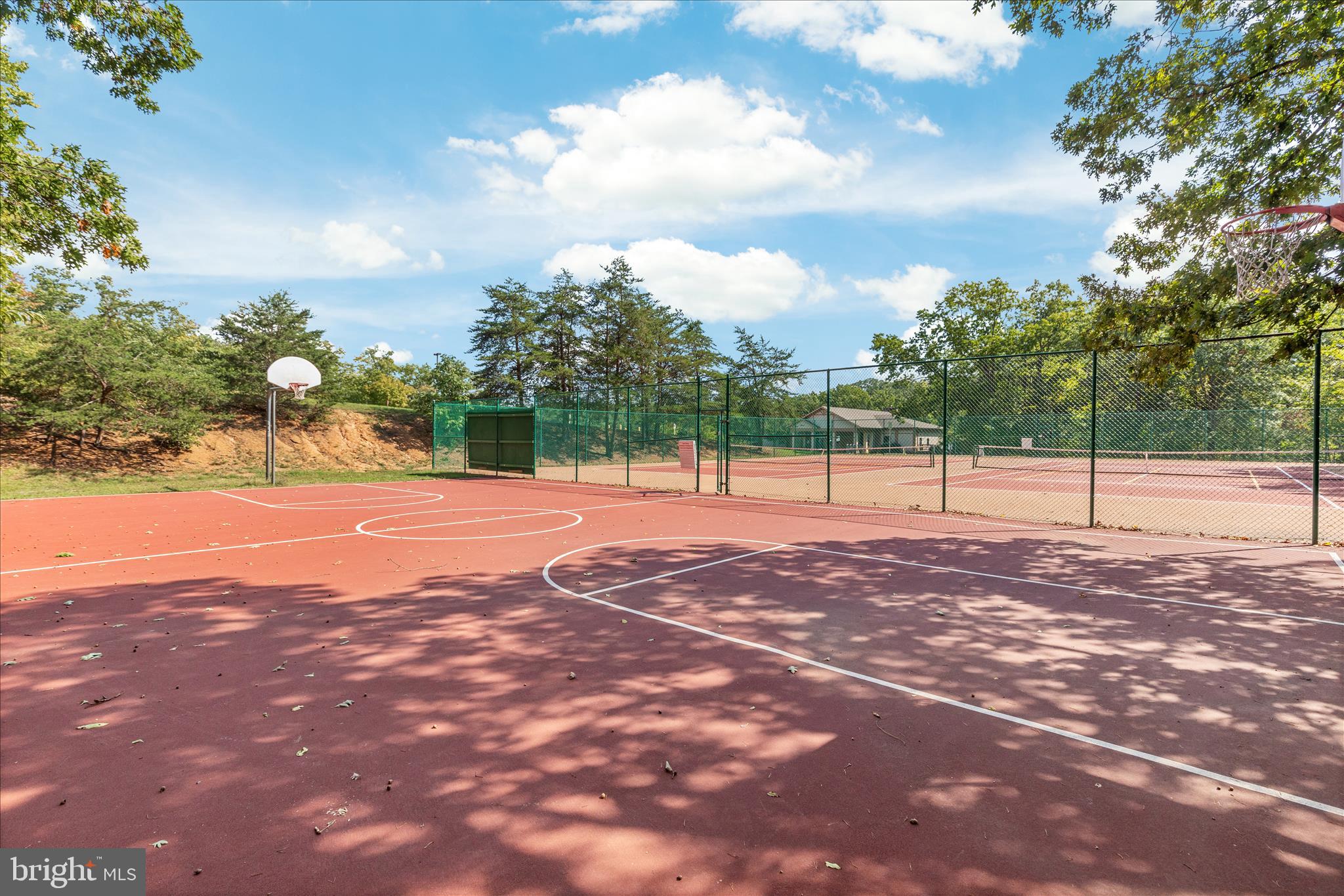 LAKE HOLIDAY ESTATES - Residential