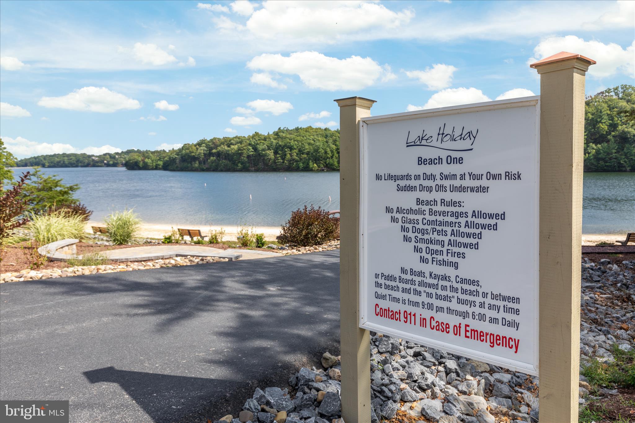 LAKE HOLIDAY ESTATES - Residential