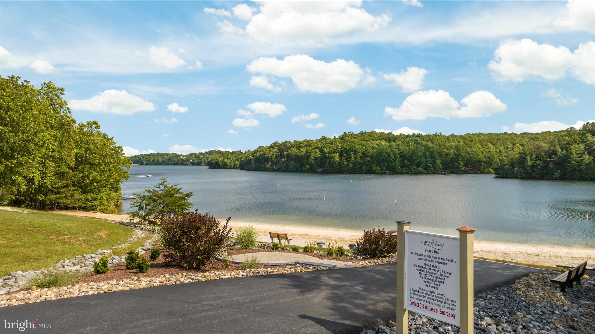 LAKE HOLIDAY ESTATES - Residential