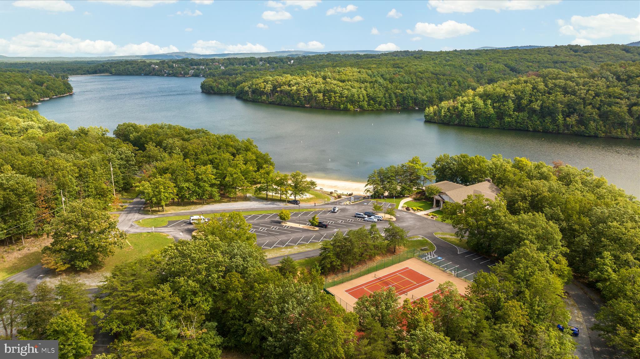 LAKE HOLIDAY ESTATES - Residential