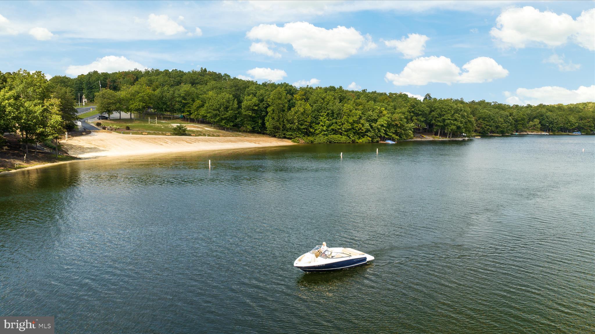 LAKE HOLIDAY ESTATES - Residential