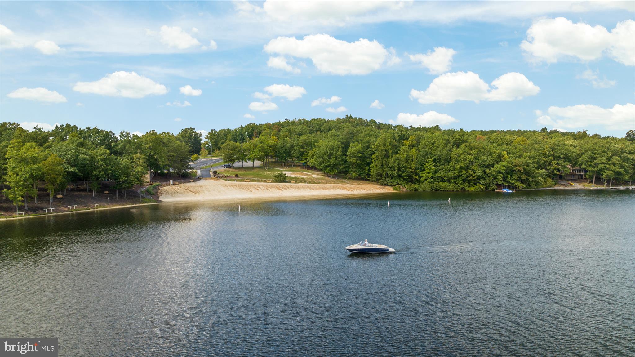 LAKE HOLIDAY ESTATES - Residential