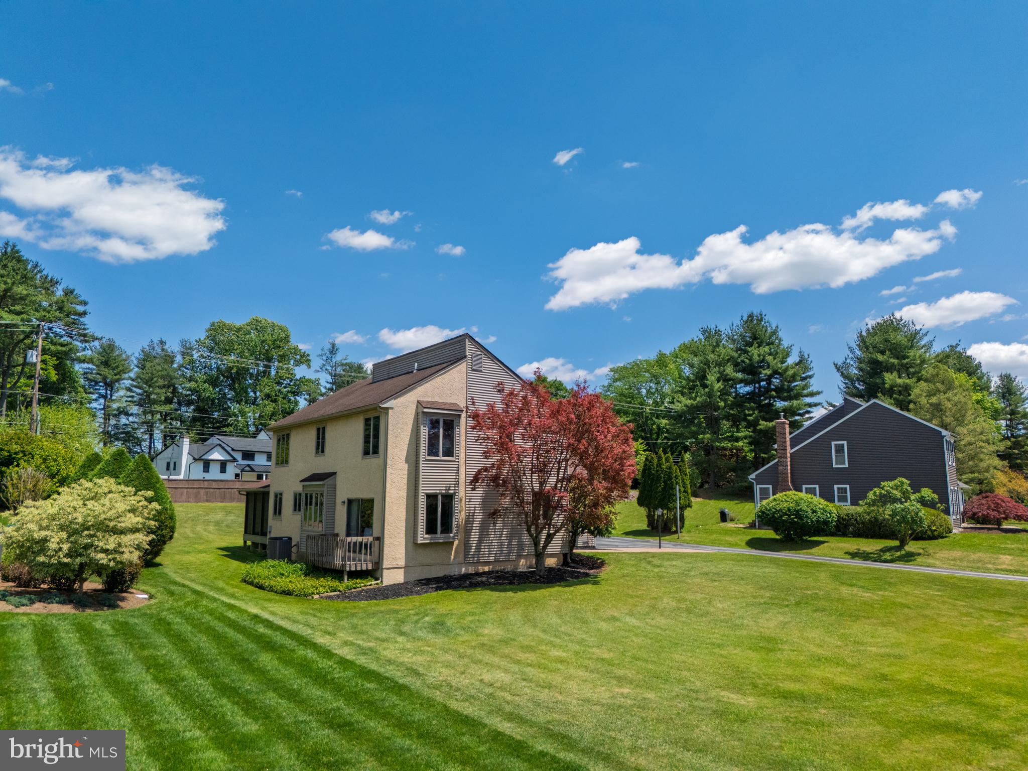 1115 WOODSTOCK LANE