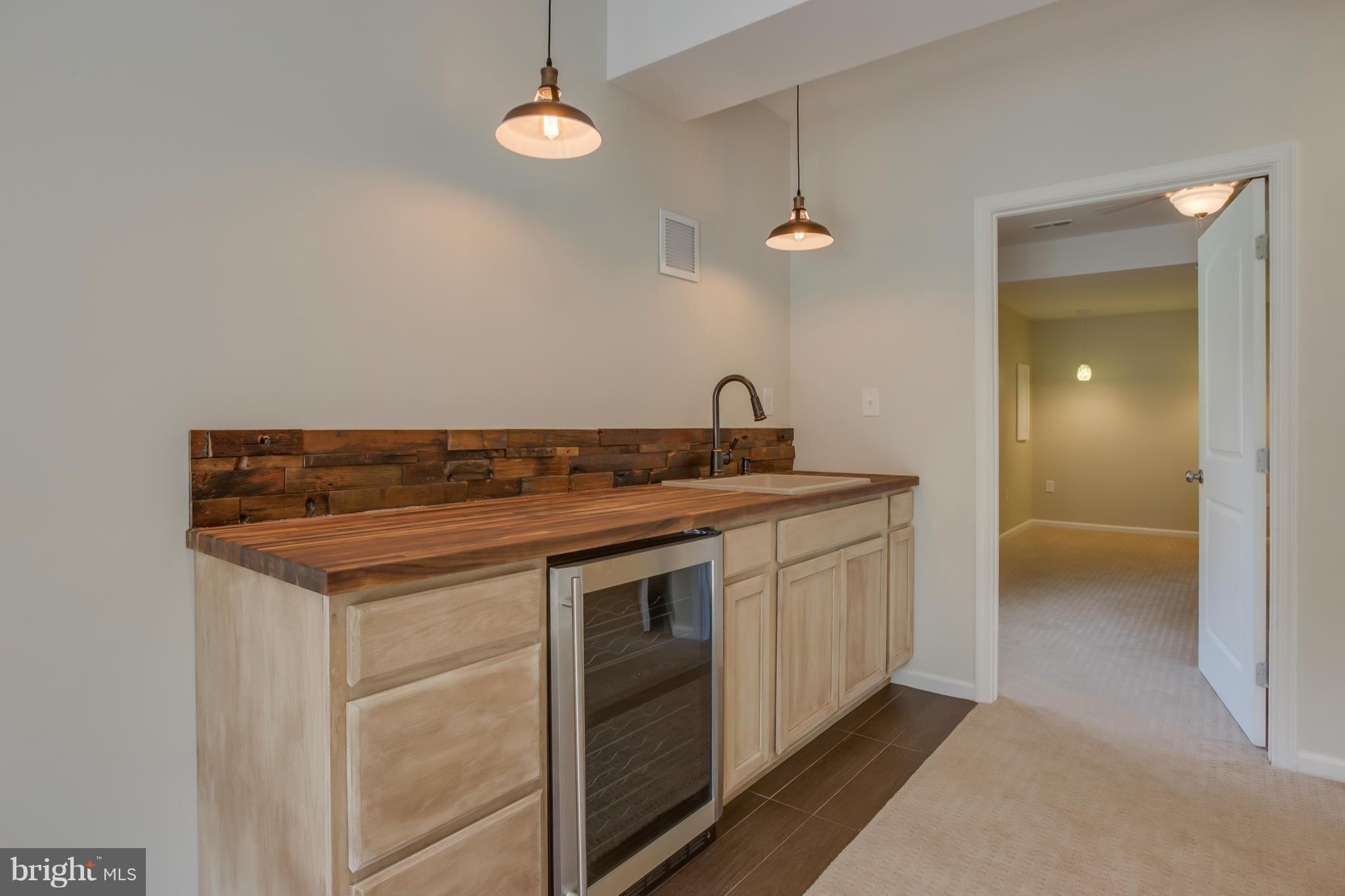 HILLS OF AQUIA - Residential