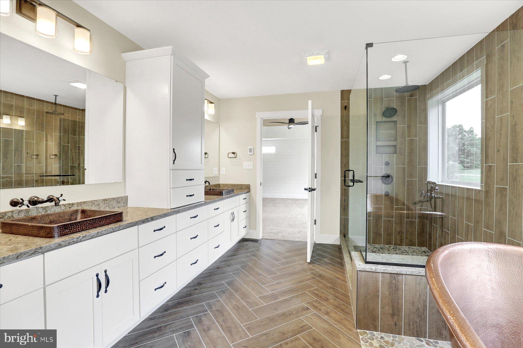 WESTBURY - Residential