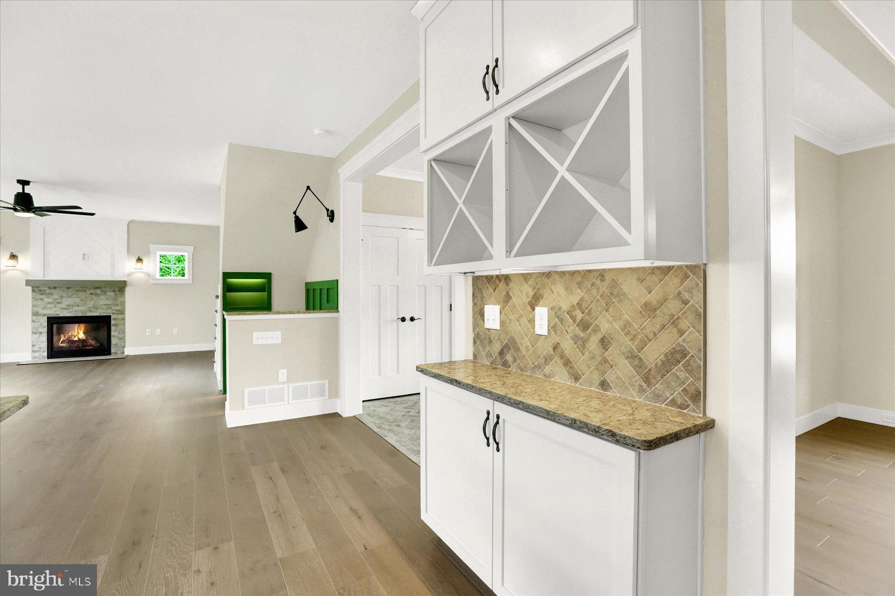 WESTBURY - Residential