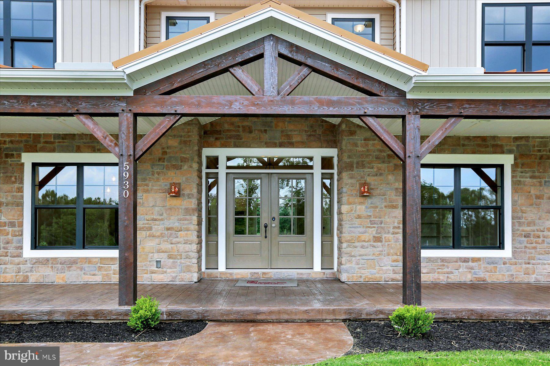 WESTBURY - Residential