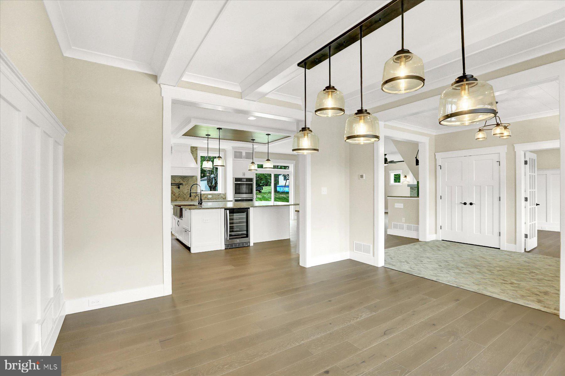 WESTBURY - Residential