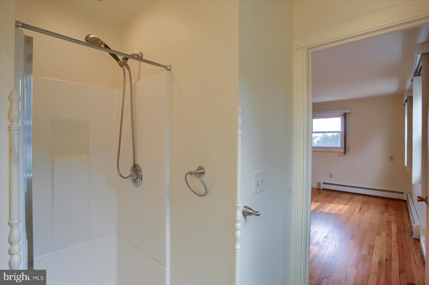 WESTBURY - Residential