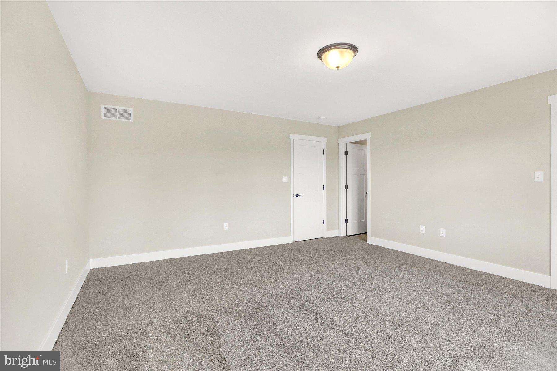 WESTBURY - Residential