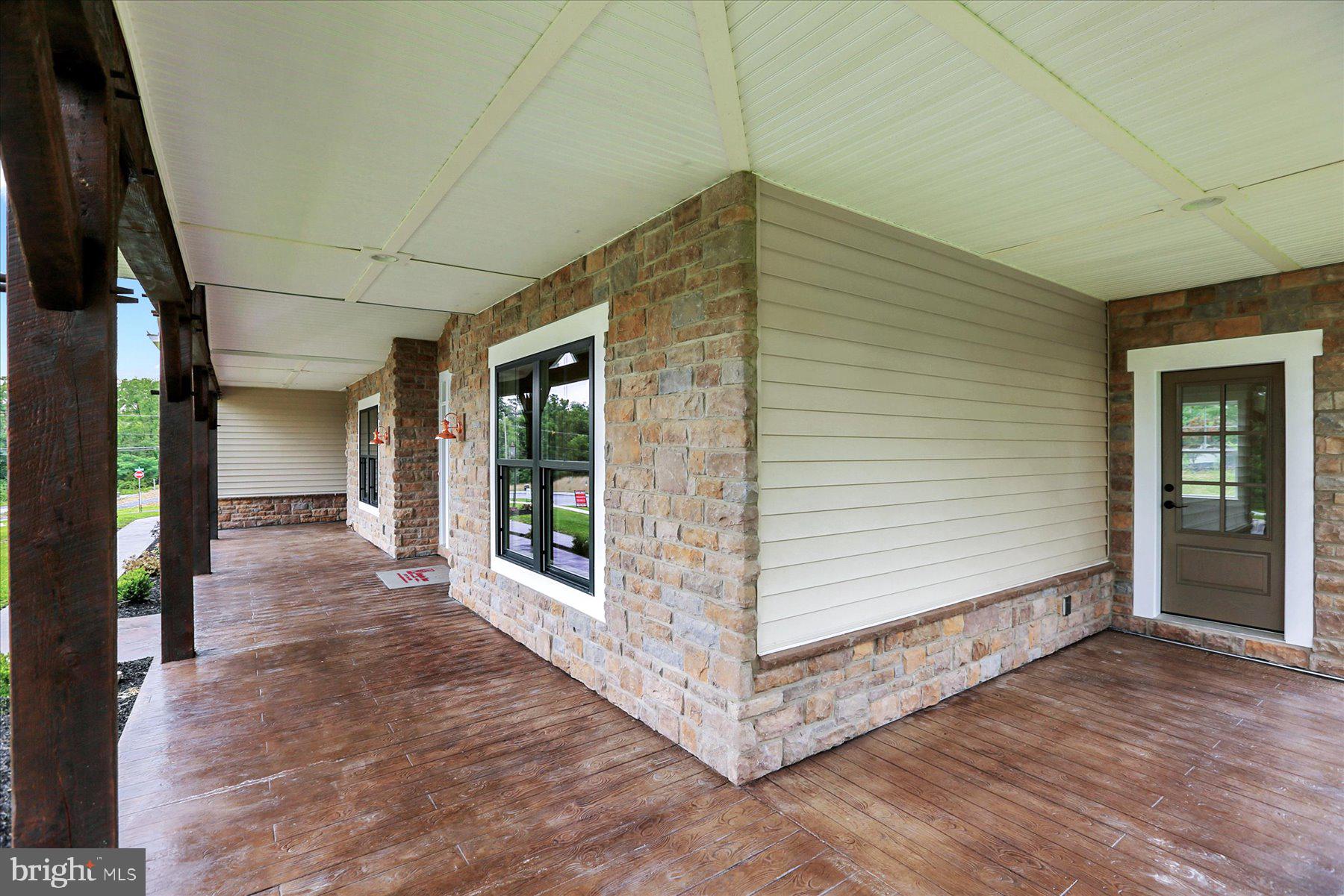 WESTBURY - Residential