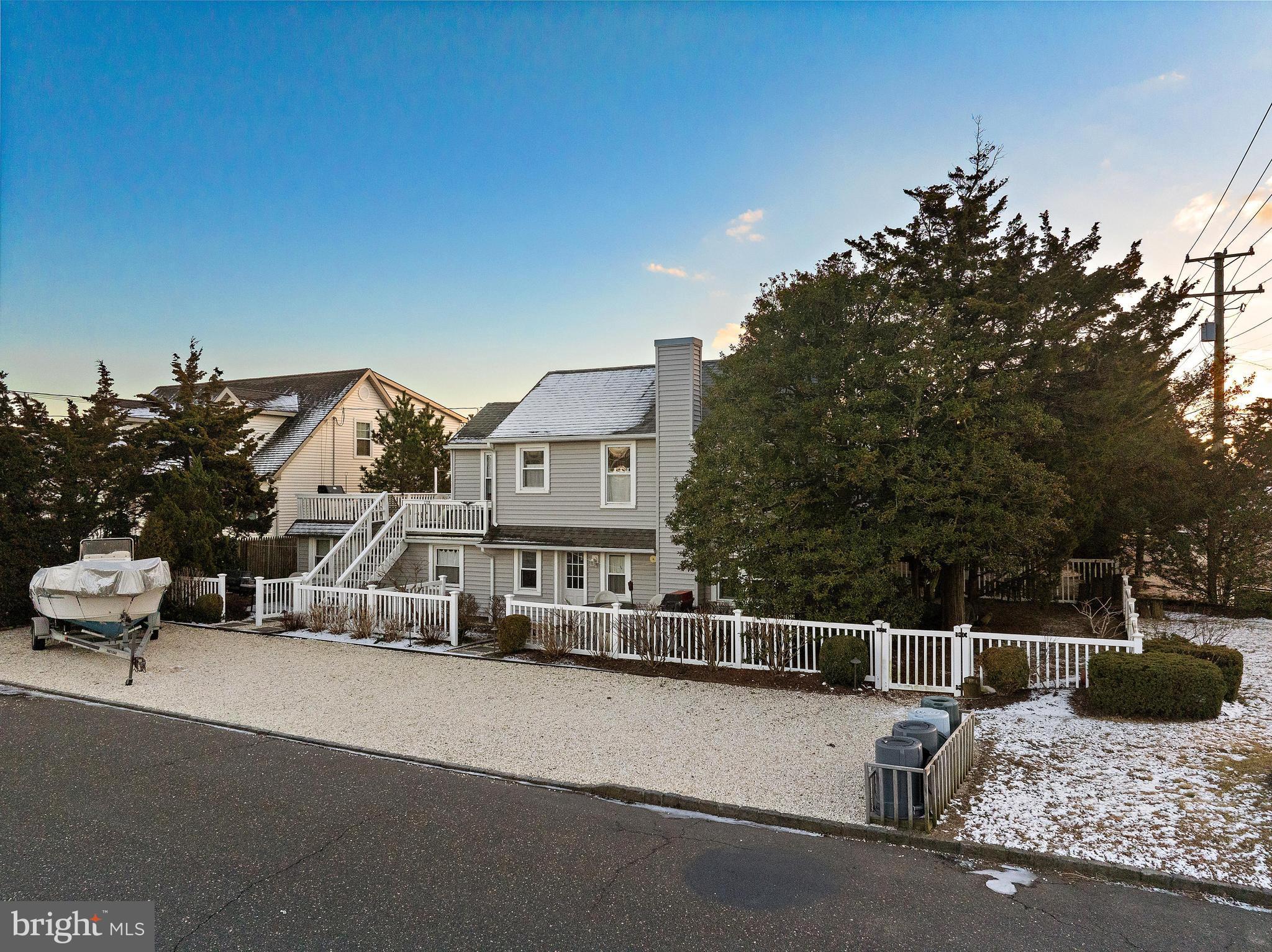 1718 N CENTRAL AVENUE