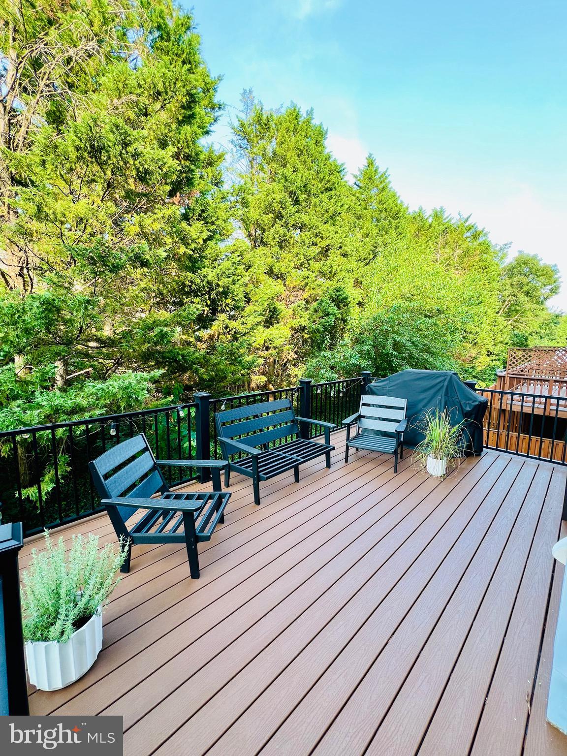 7023 ASHLEIGH MANOR COURT