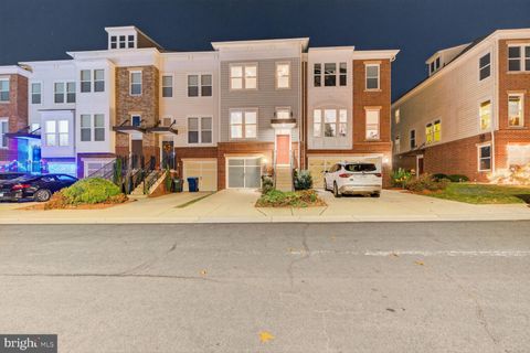 22498 SNOW POWDER TERRACE BRAMBLETON VA 20148