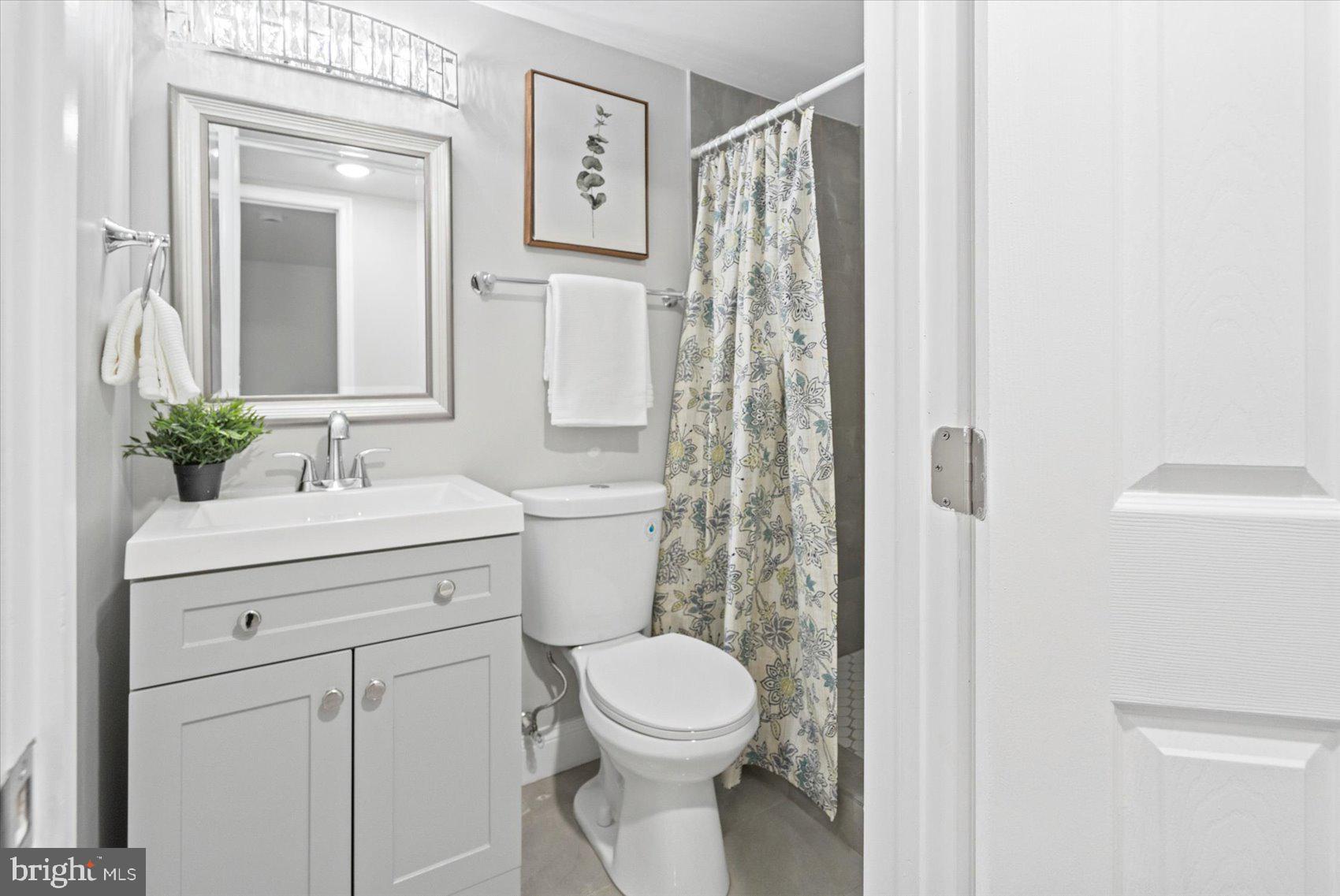 WOODMERE - Residential