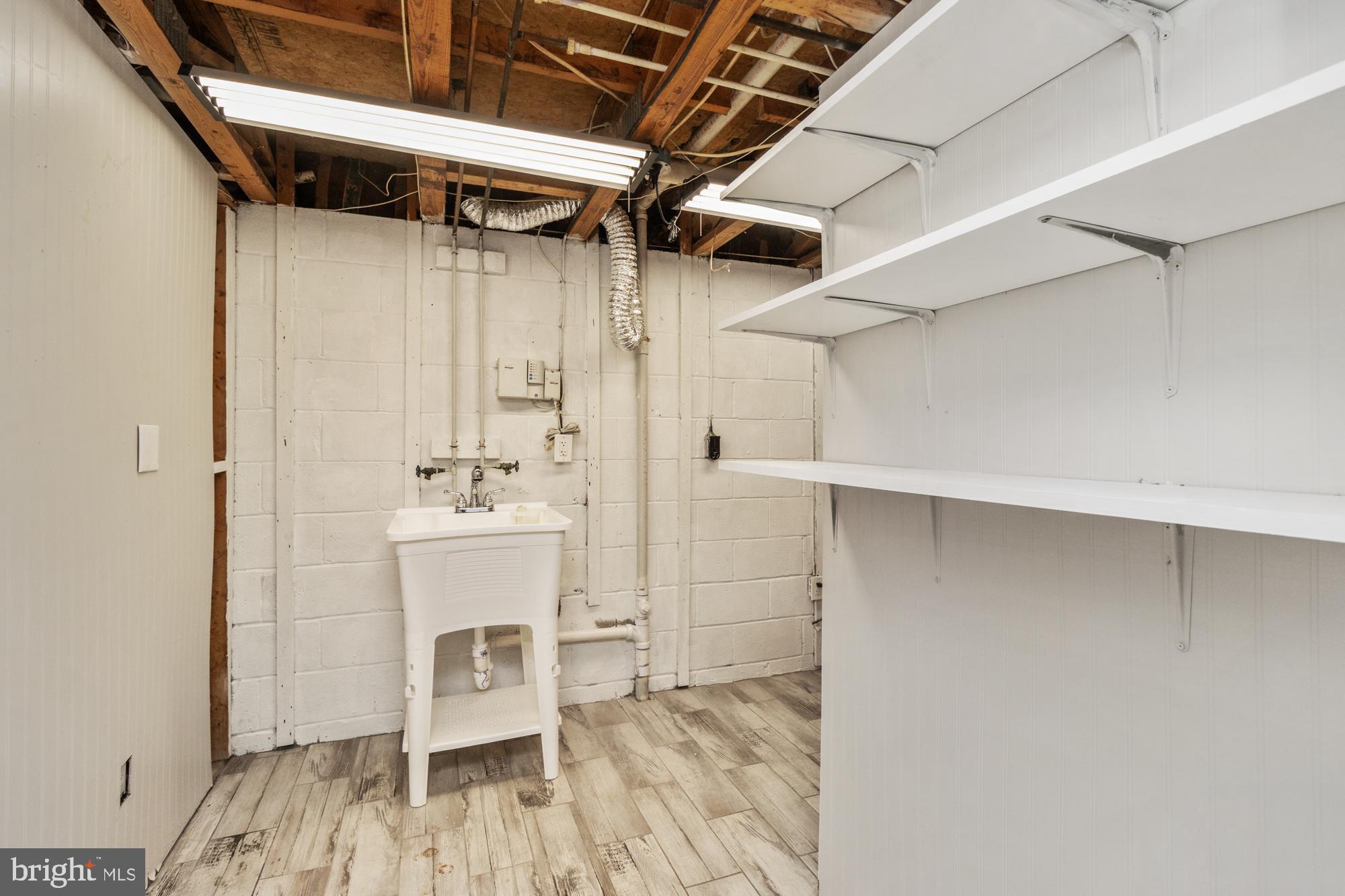 VILLAGE OF PAWNEE - Residential Lease