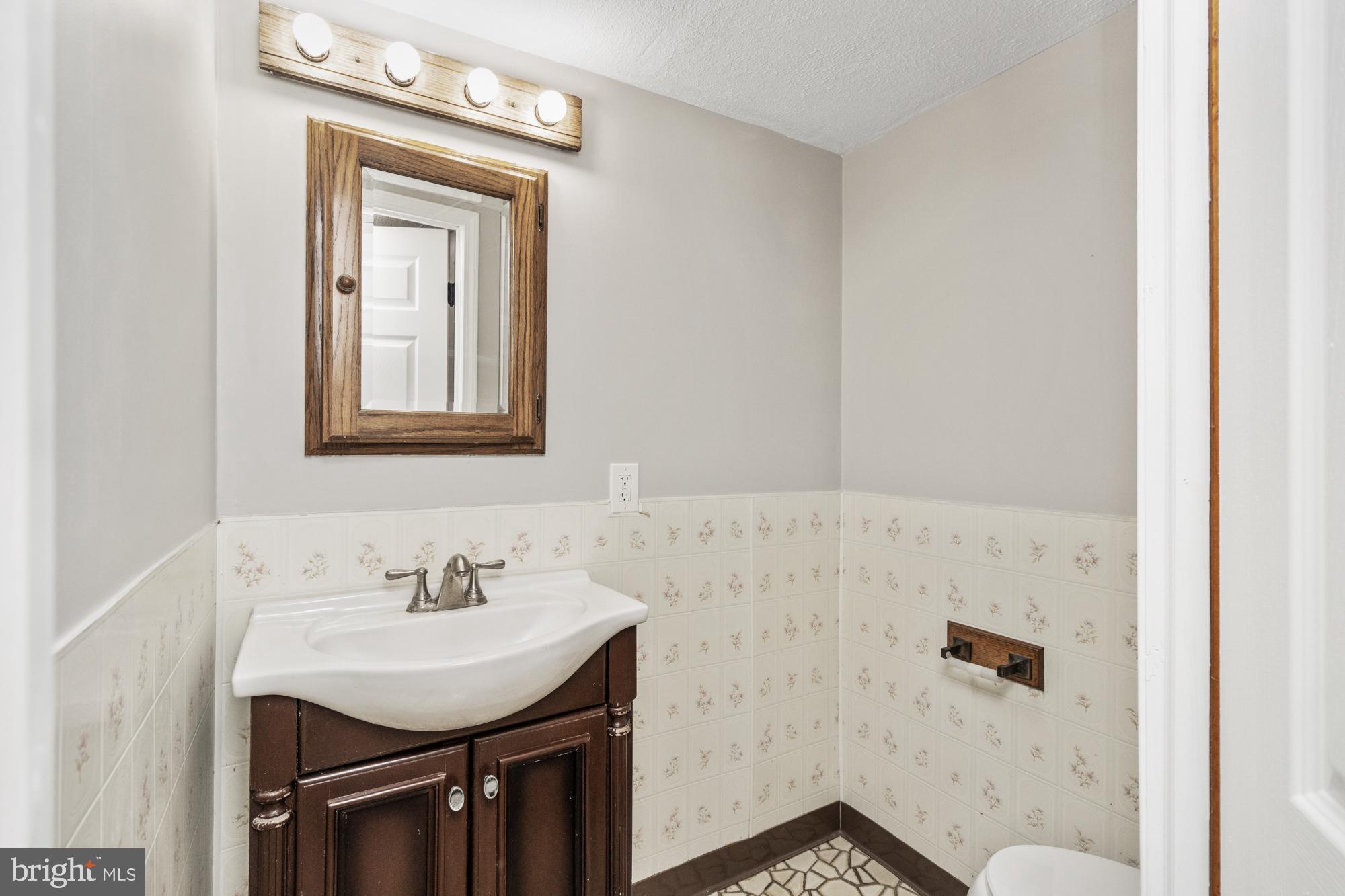 VILLAGE OF PAWNEE - Residential Lease