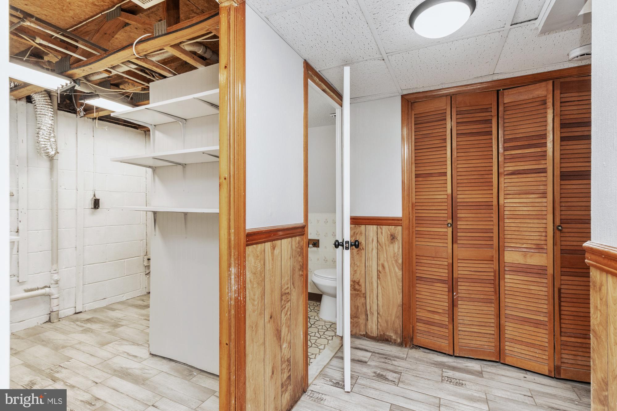 VILLAGE OF PAWNEE - Residential Lease