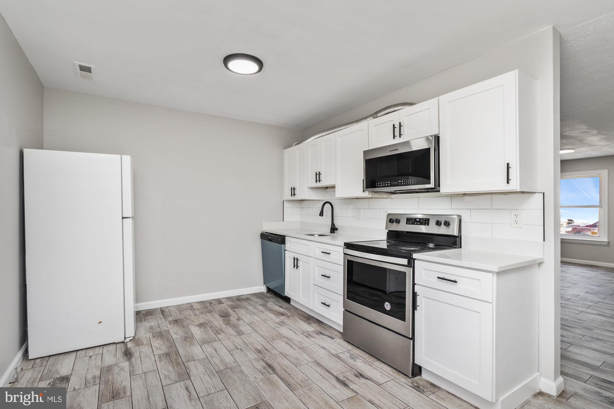 VILLAGE OF PAWNEE - Residential Lease