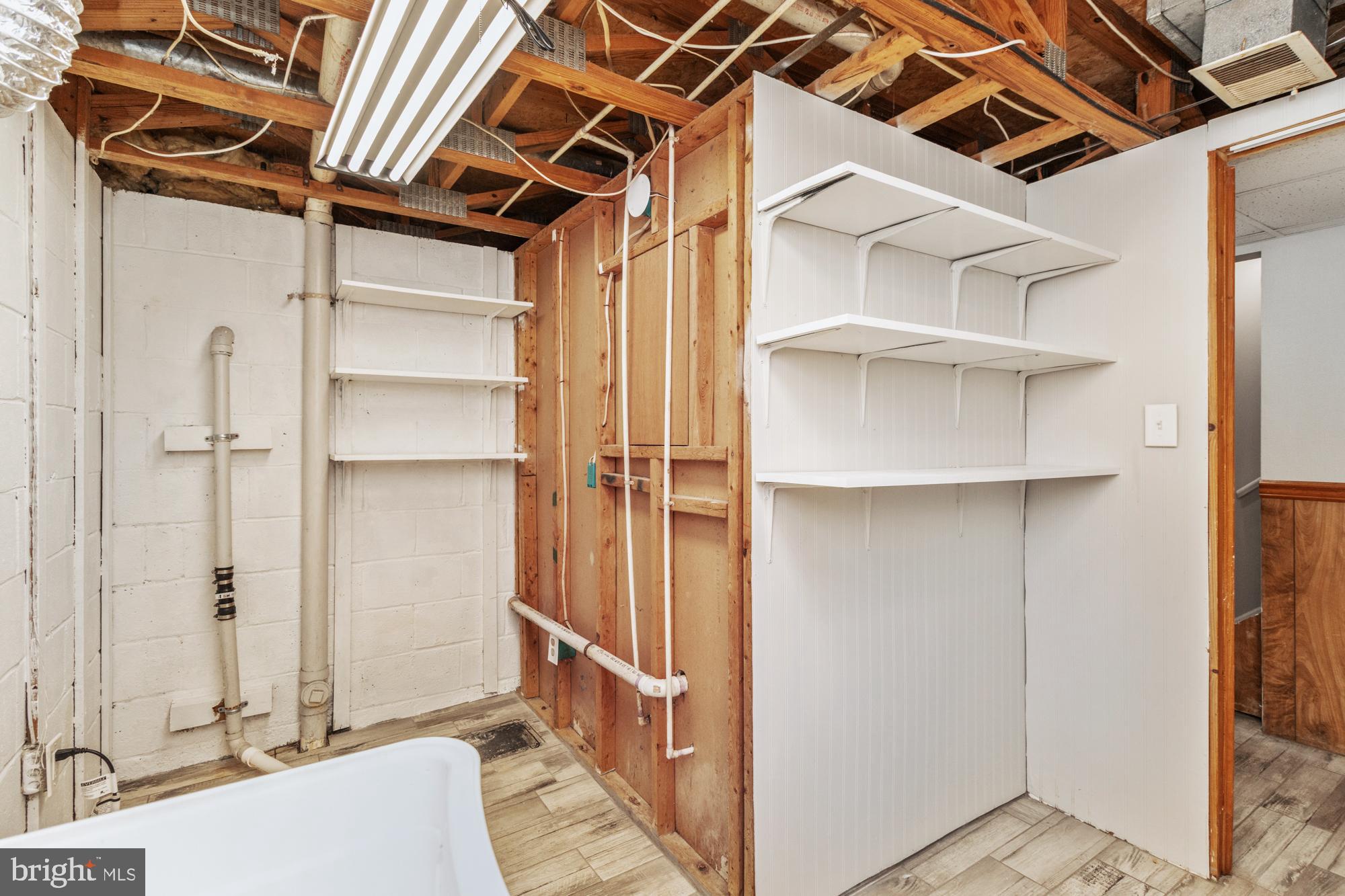 VILLAGE OF PAWNEE - Residential Lease