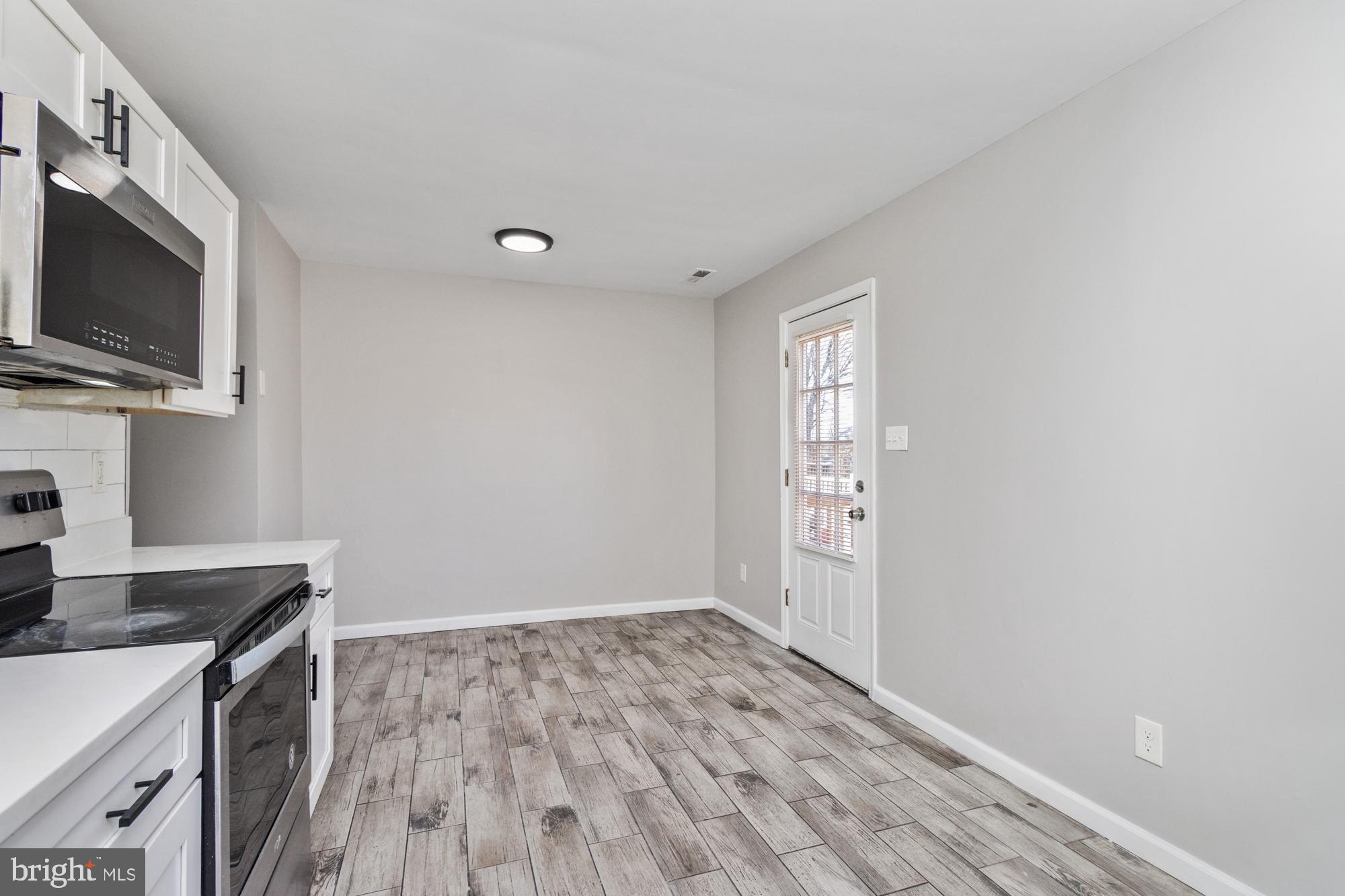 VILLAGE OF PAWNEE - Residential Lease