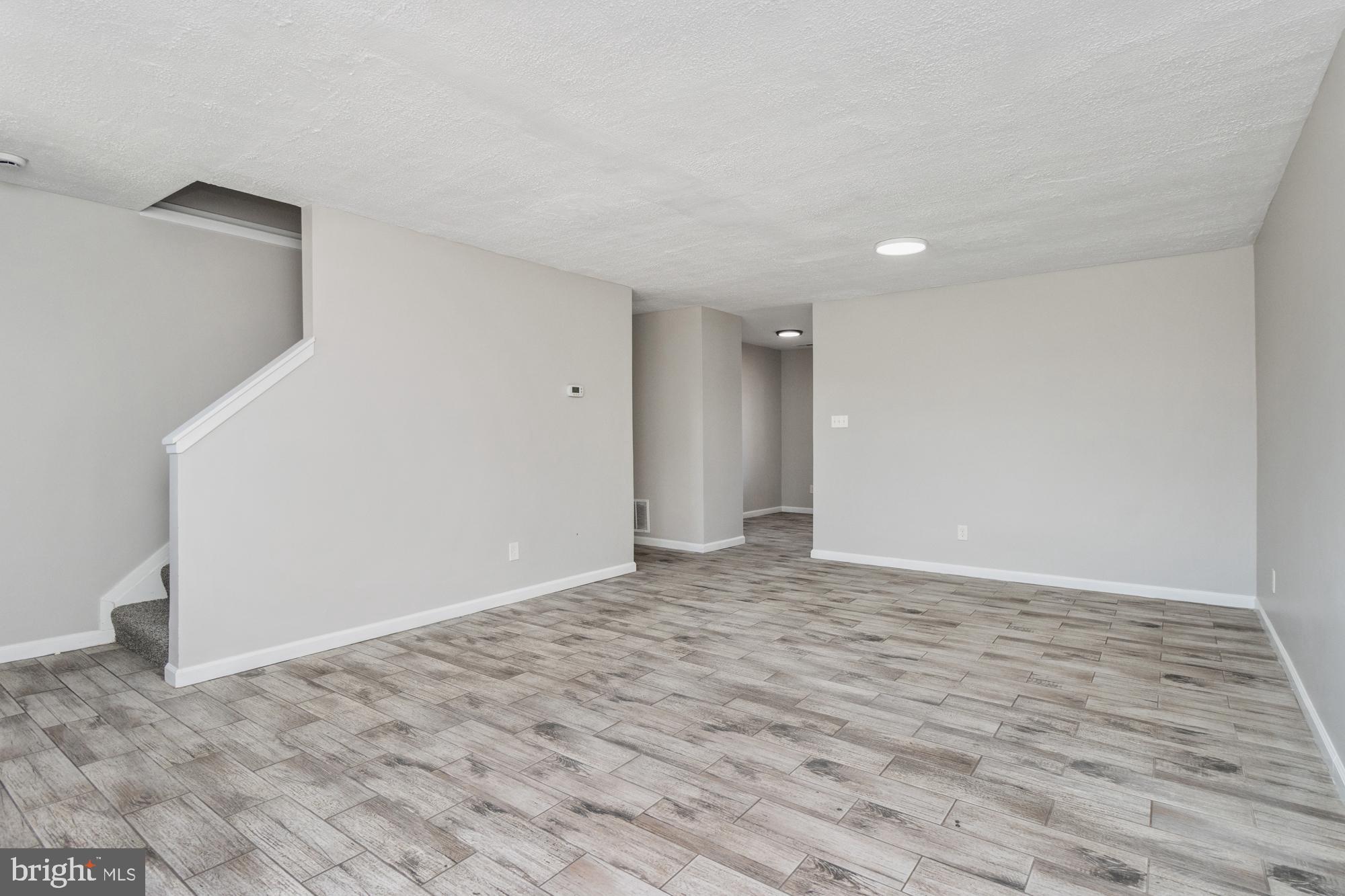 VILLAGE OF PAWNEE - Residential Lease