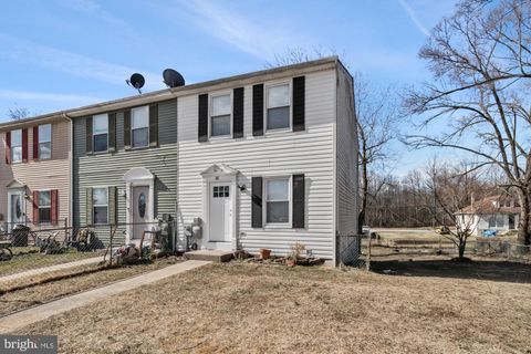 Townhouse For Rent - 42 Holcumb Court<br/> BALTIMORE, MD 21220