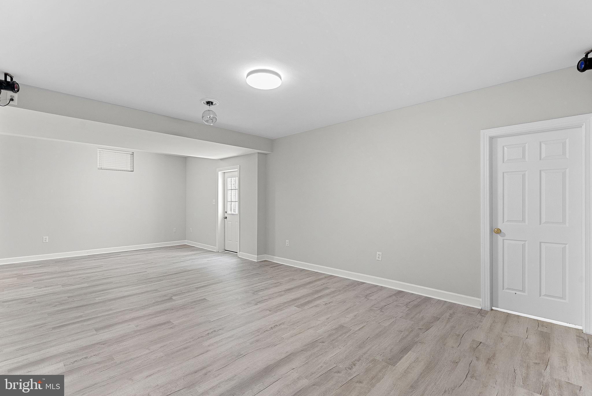 BROOKSIDE - Residential