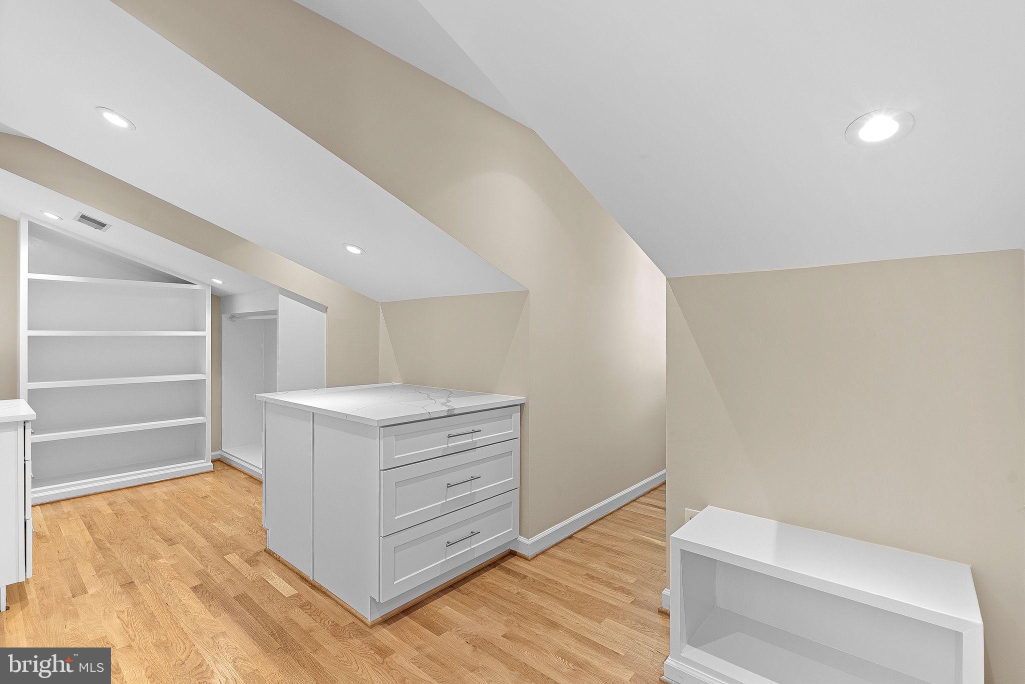 BROOKSIDE - Residential