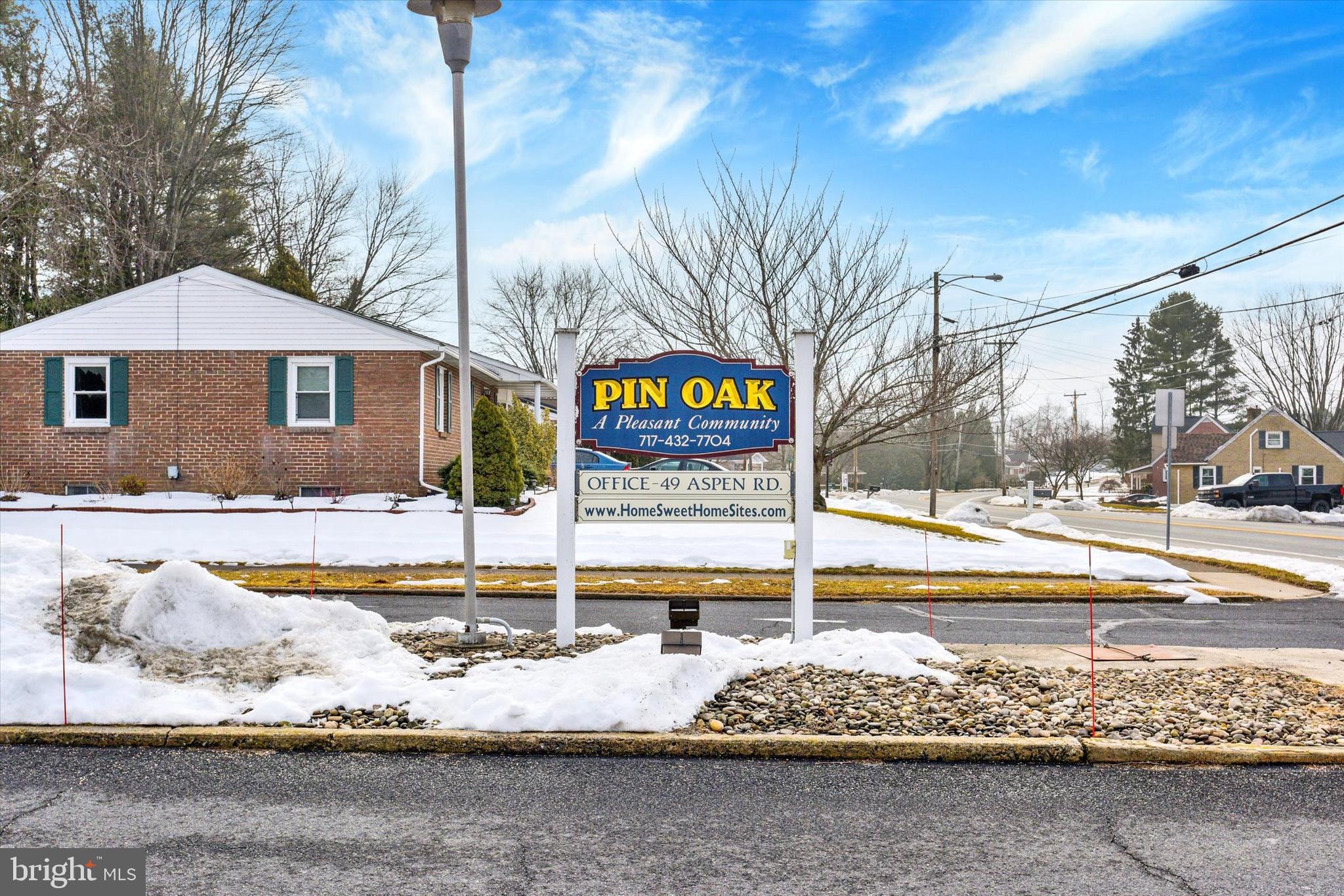 PIN OAK MOBILE HOME - Residential