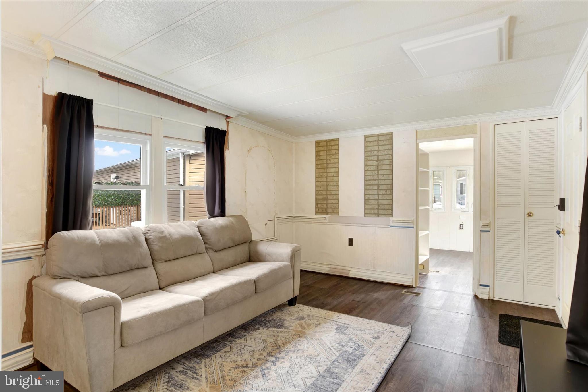 PIN OAK MOBILE HOME - Residential