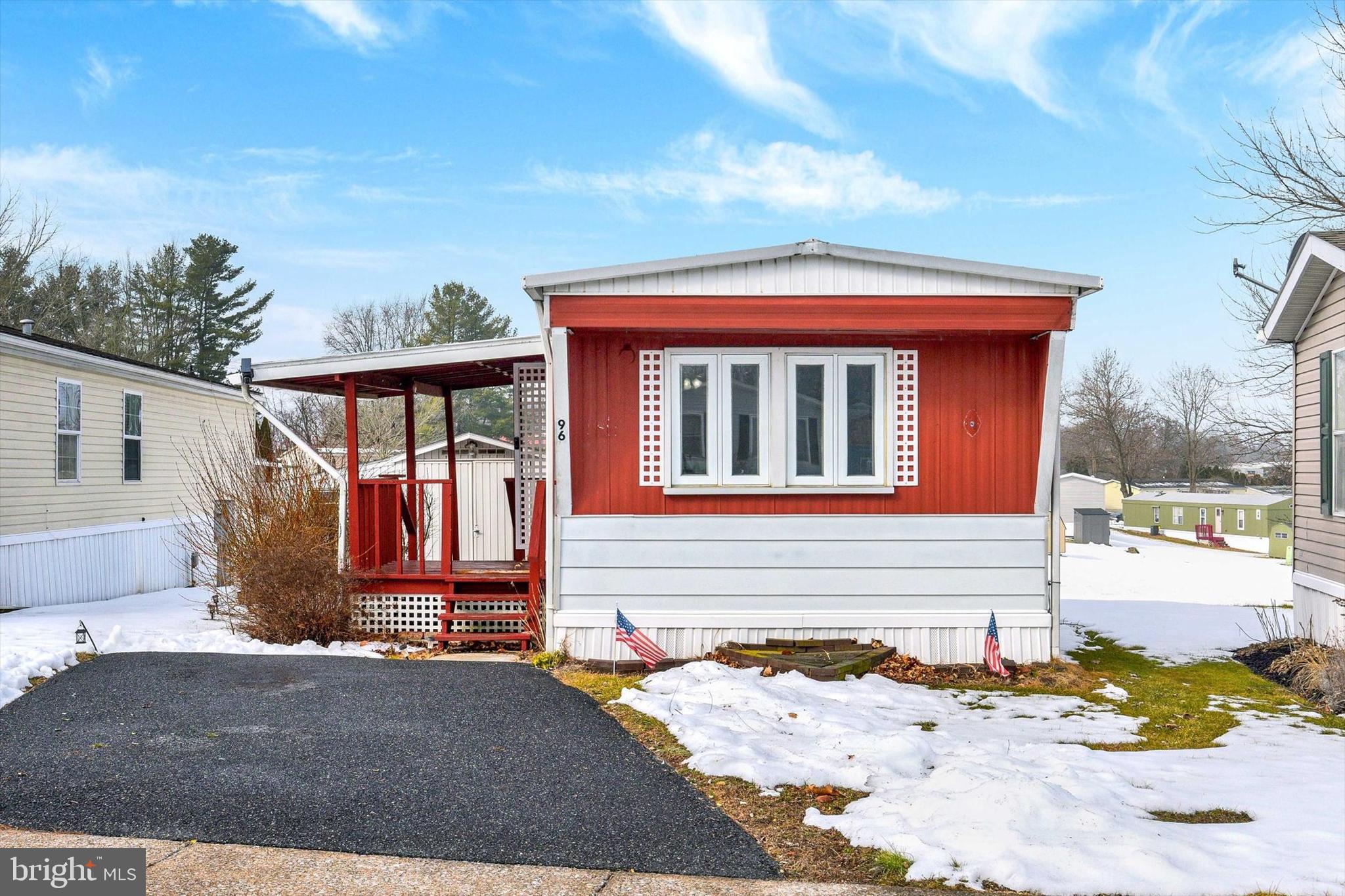 PIN OAK MOBILE HOME - Residential