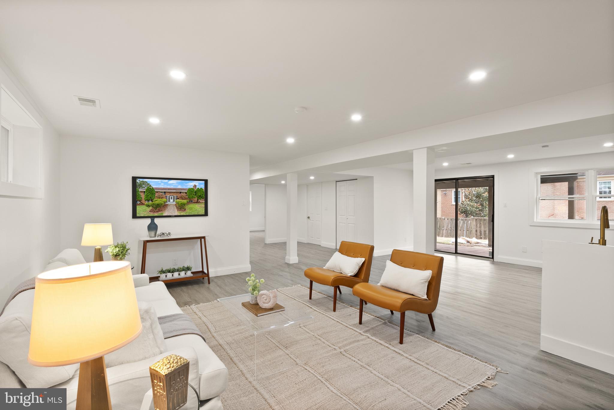 BOULEVARD MANOR - Residential