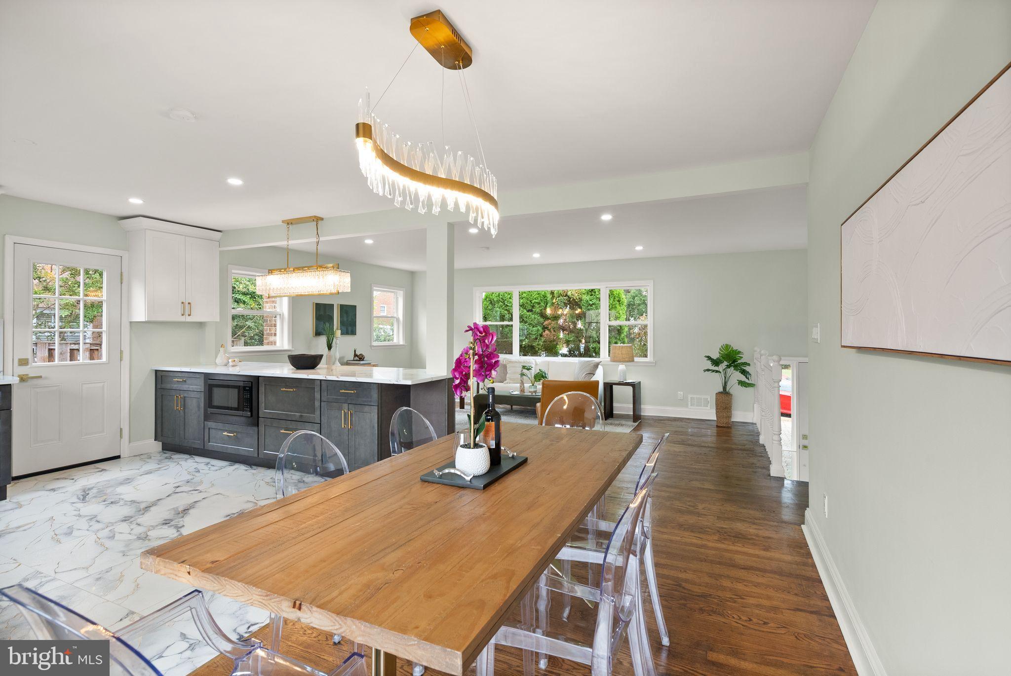 BOULEVARD MANOR - Residential