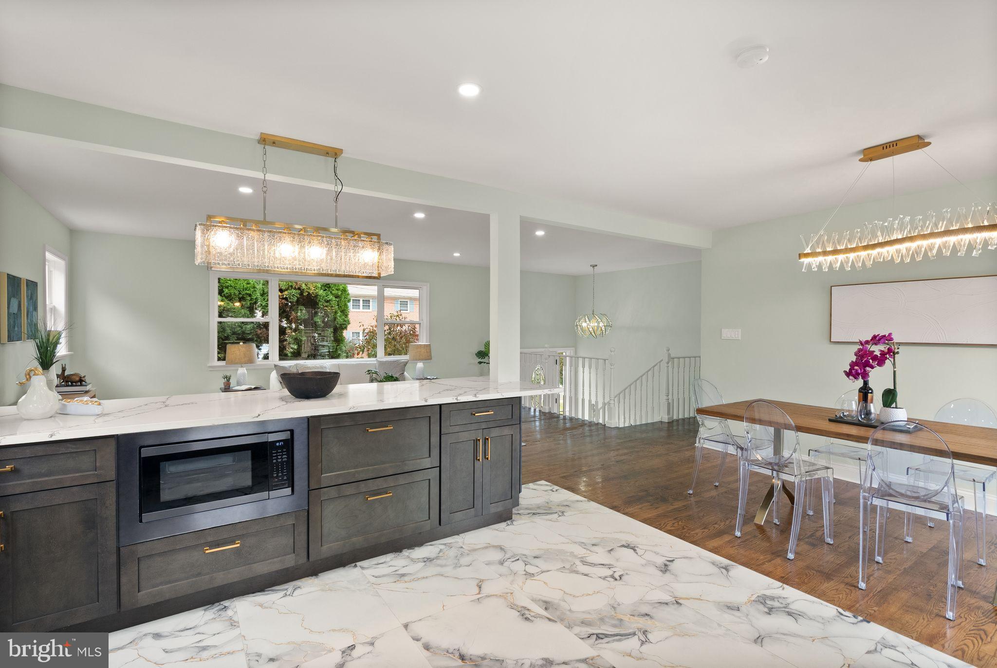 BOULEVARD MANOR - Residential