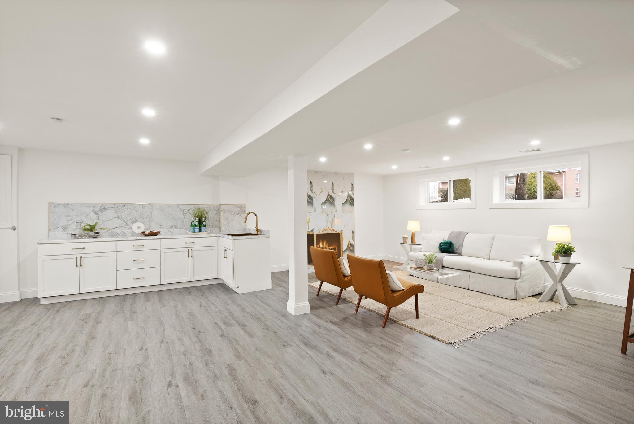 BOULEVARD MANOR - Residential