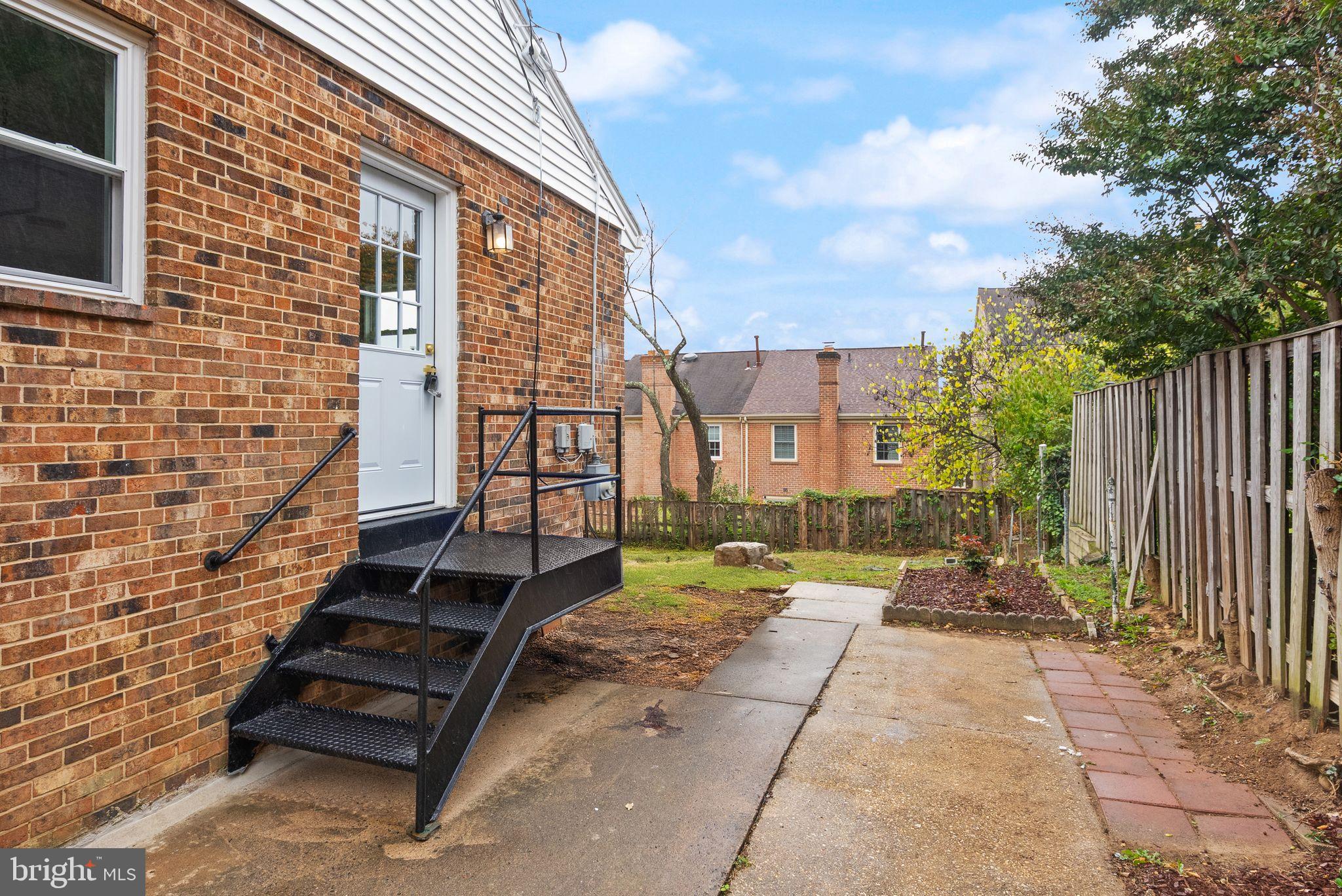 BOULEVARD MANOR - Residential