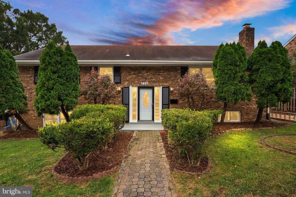 Photo of 306 N Madison Street, ARLINGTON, VA 22203 (MLS # VAAR2069576)