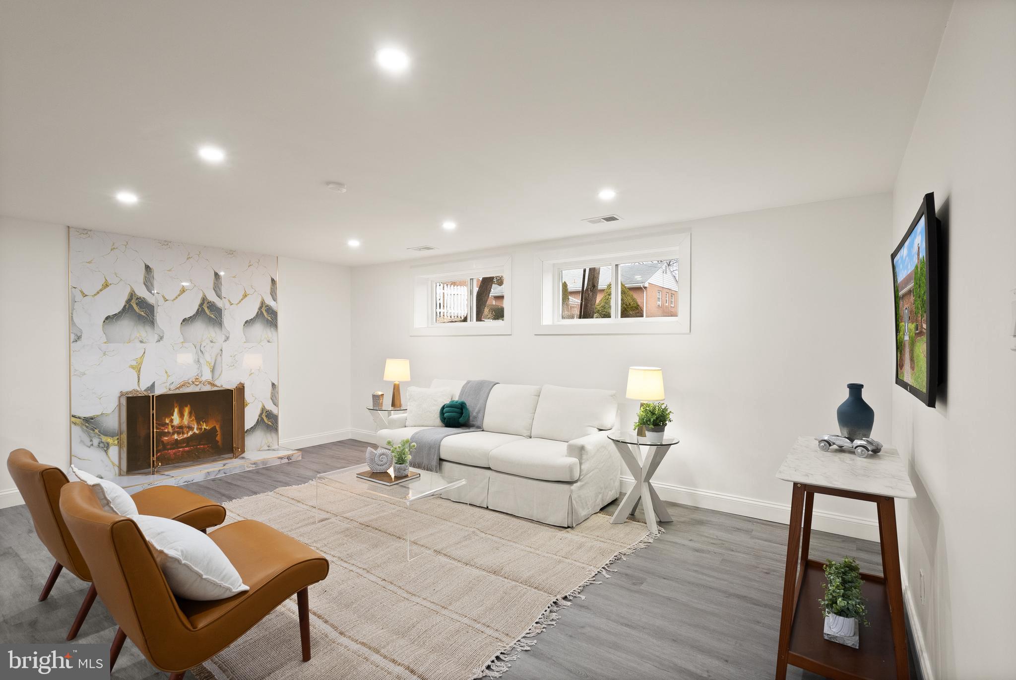 BOULEVARD MANOR - Residential