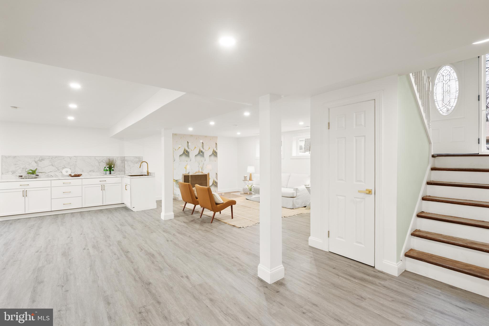 BOULEVARD MANOR - Residential