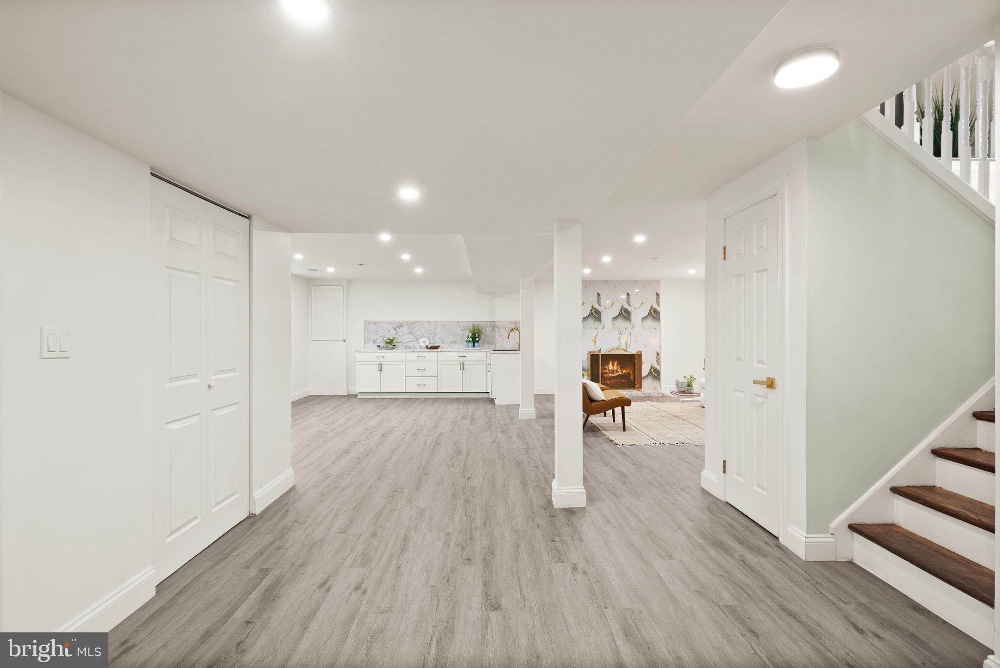 BOULEVARD MANOR - Residential