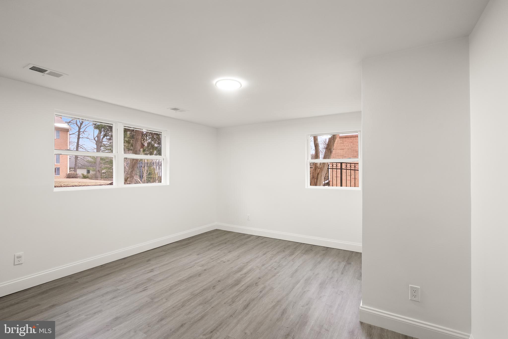 BOULEVARD MANOR - Residential