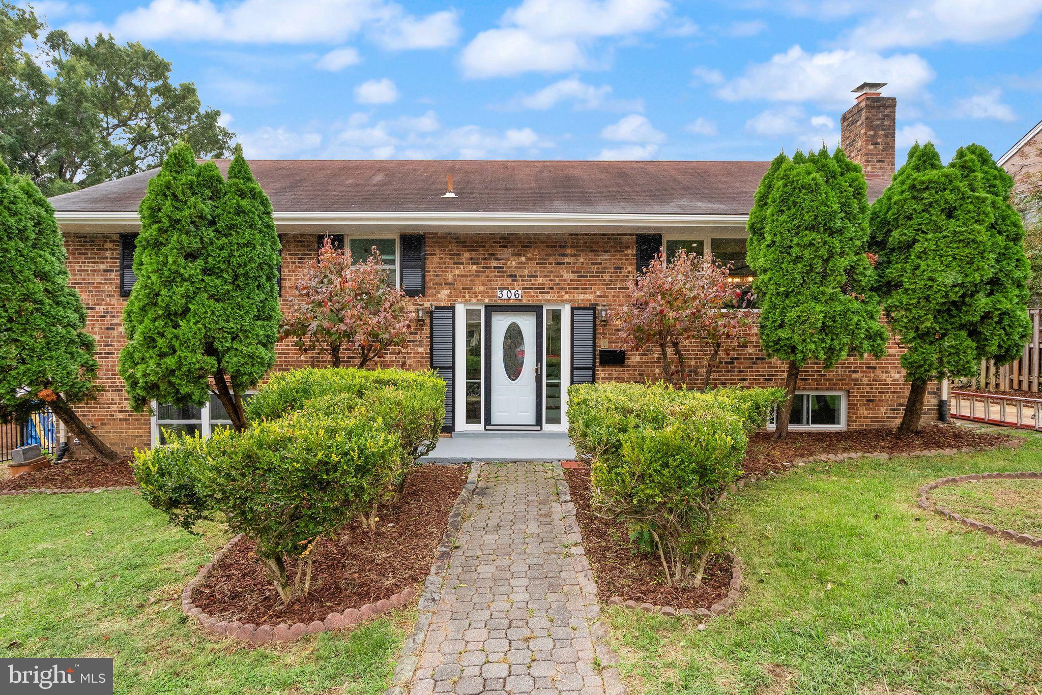 BOULEVARD MANOR - Residential