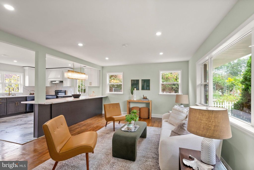 Photo of 306 N Madison Street, ARLINGTON, VA 22203 (MLS # VAAR2069576)