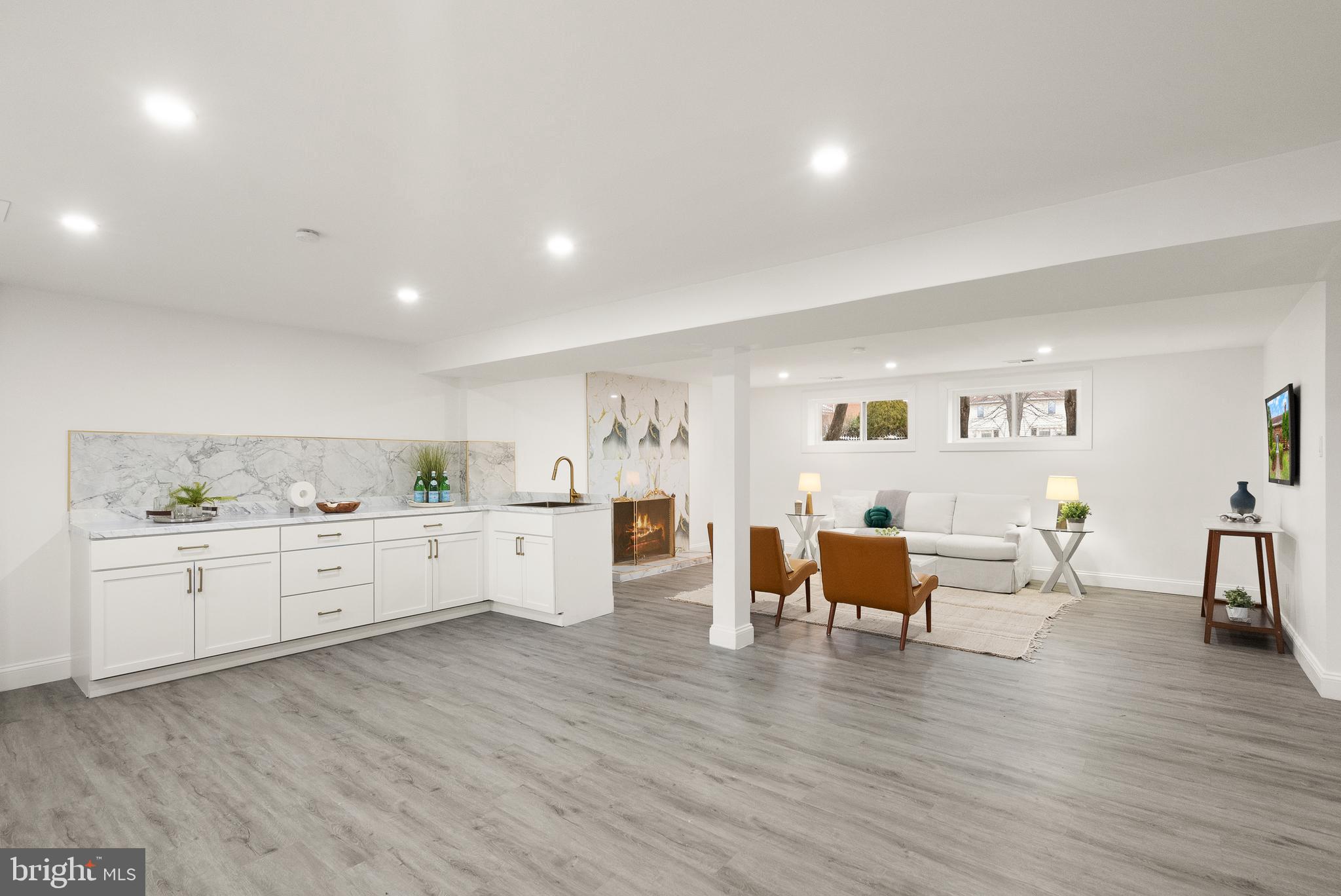 BOULEVARD MANOR - Residential