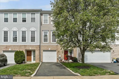 702 W Oakmeade Drive, Wilmington, DE MLS: DENC2079894