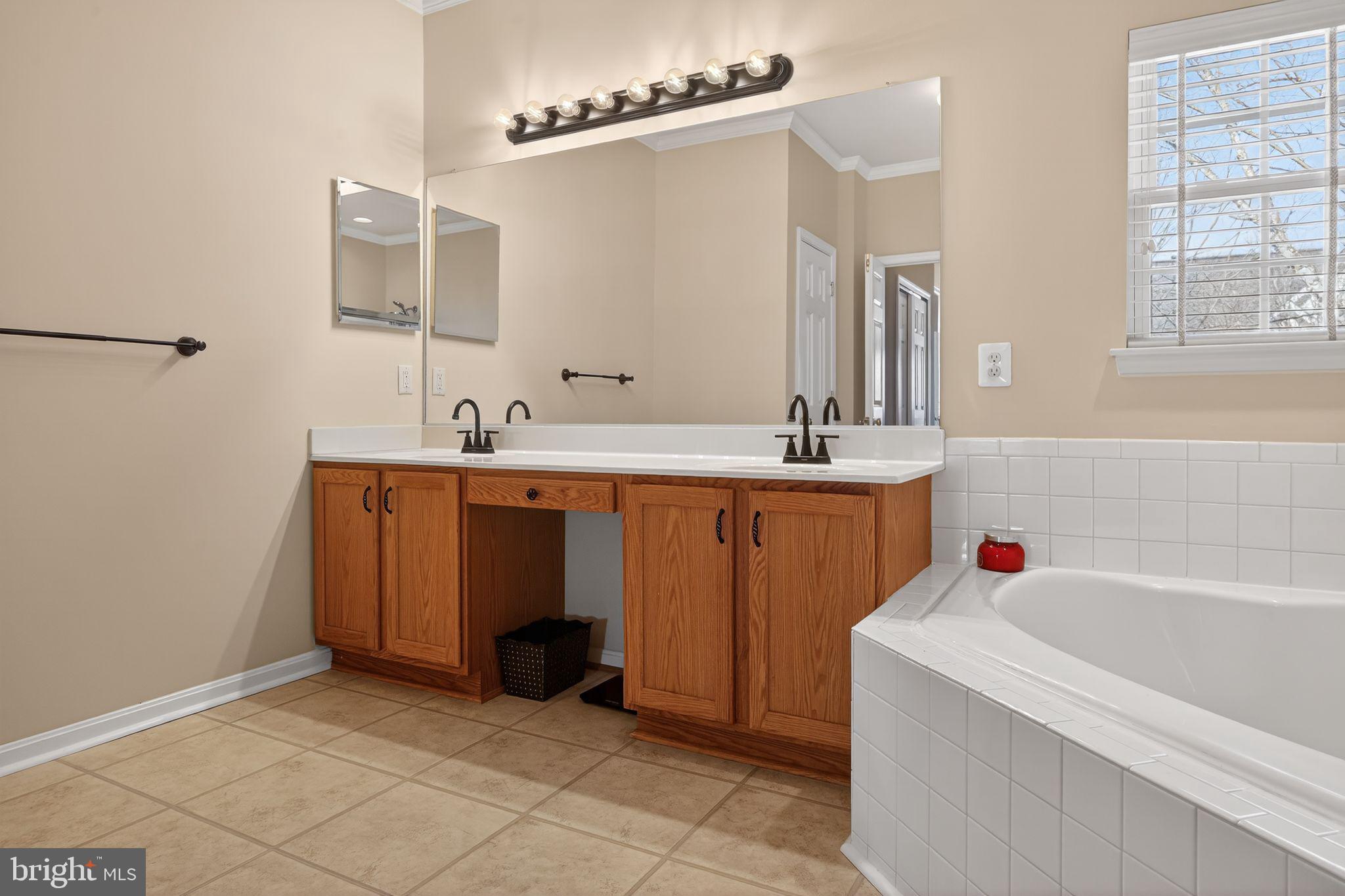 CROFTON FARMS - Residential