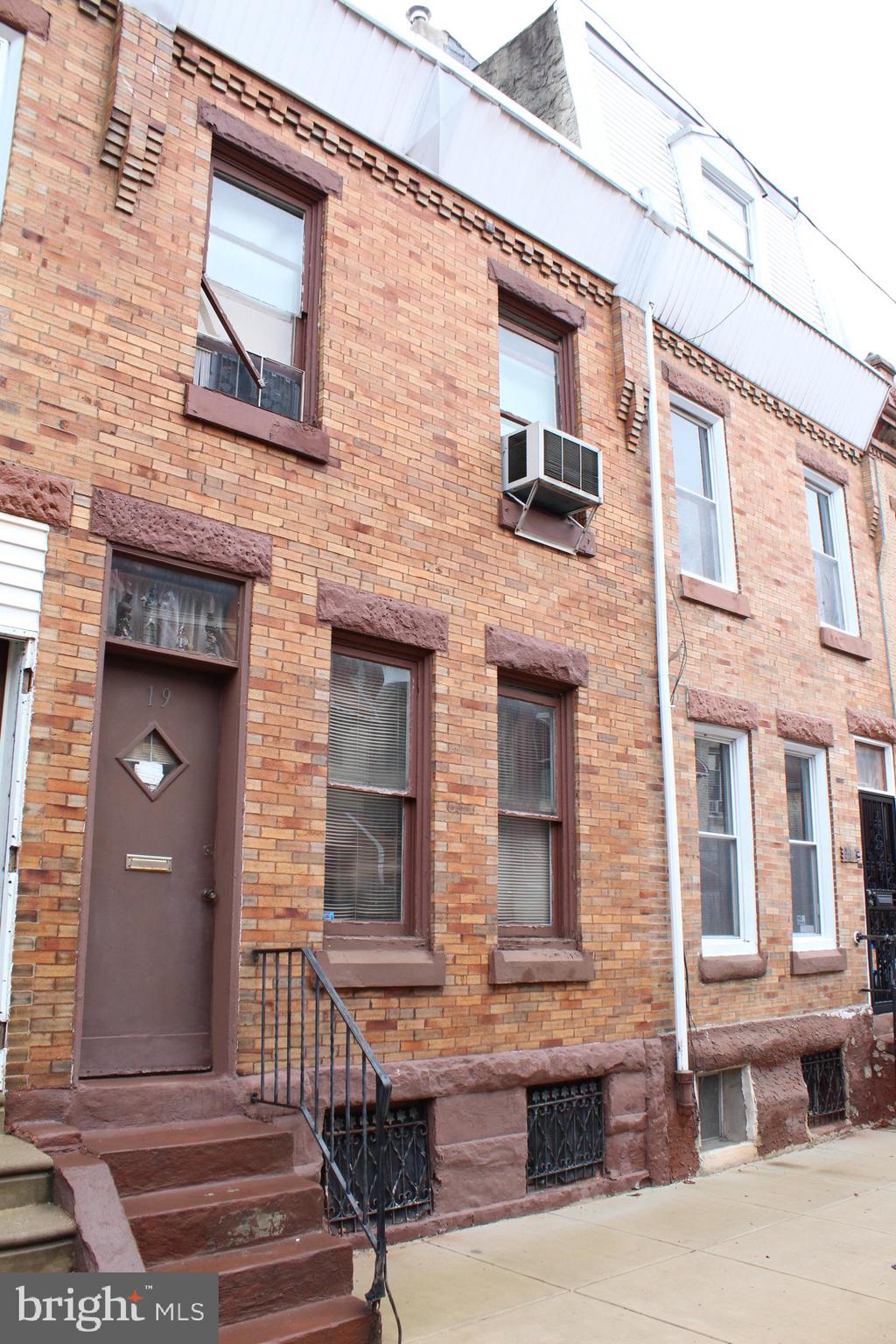 STRAWBERRY MANSION - Residential