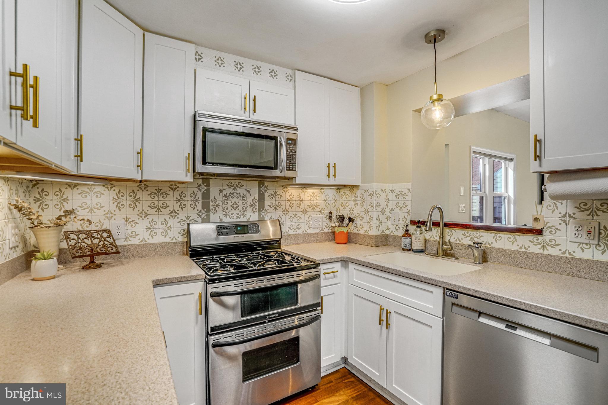 GROVETON HEIGHTS - Residential