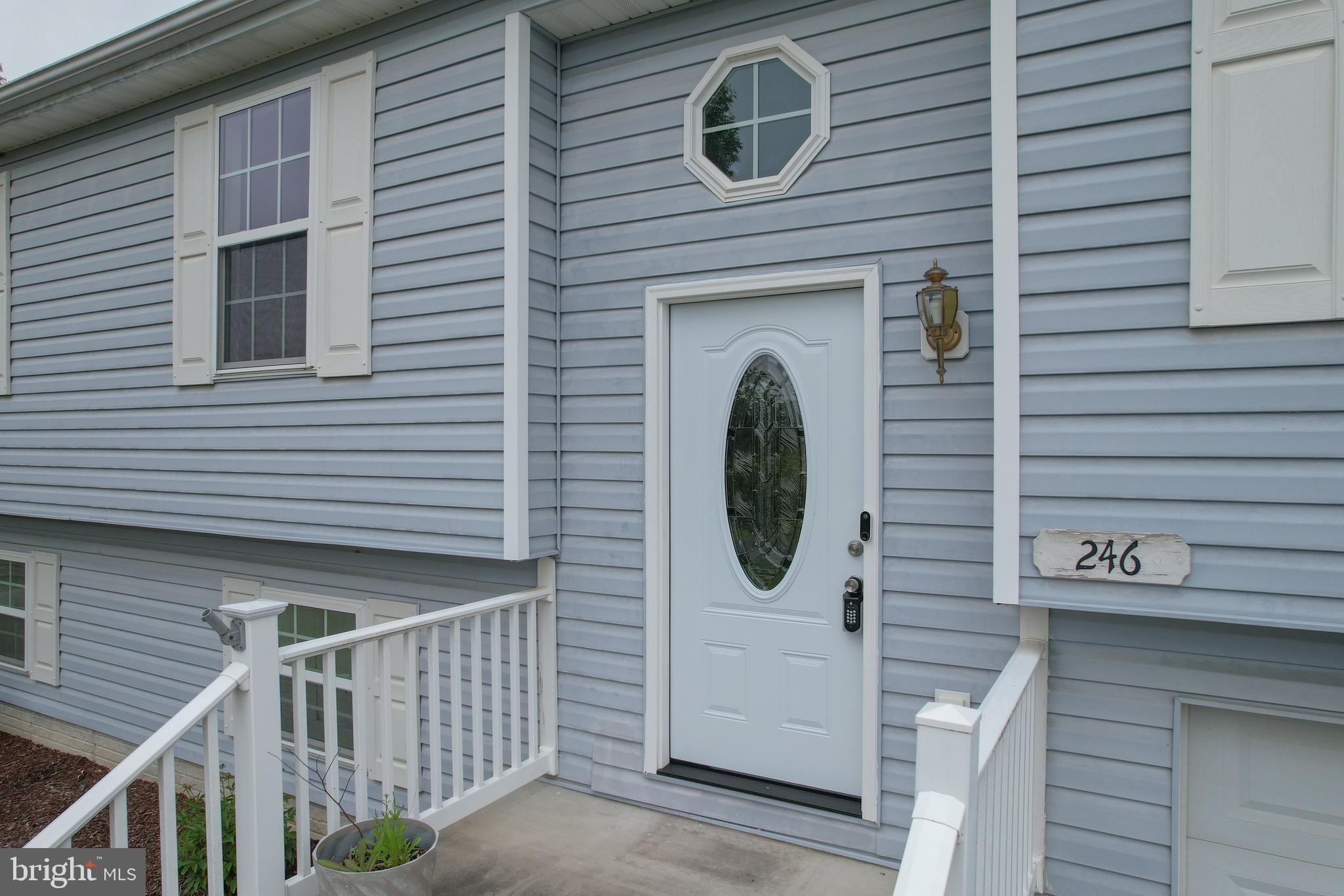 CHESSIE COURT - Residential